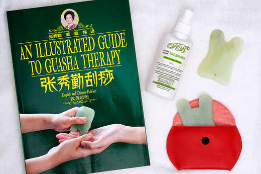 guasha-flatlay.jpg